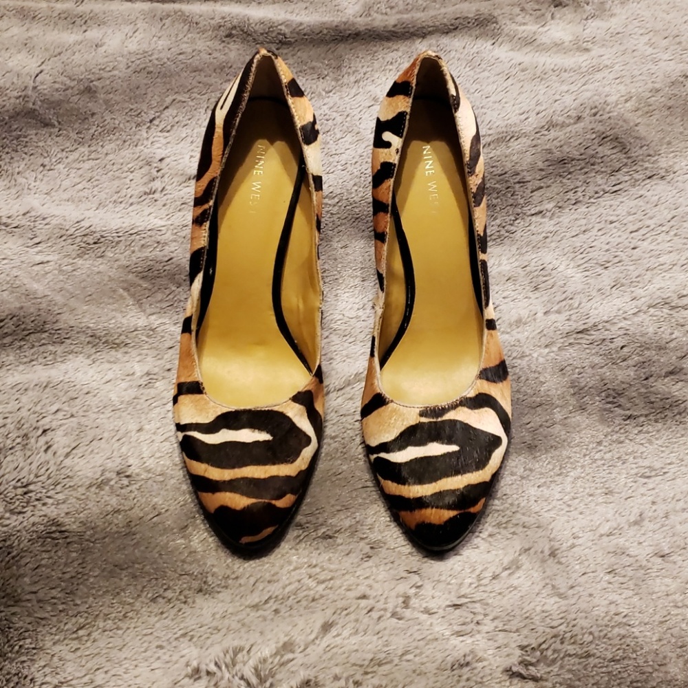 Shoes - Picture 2 of 5